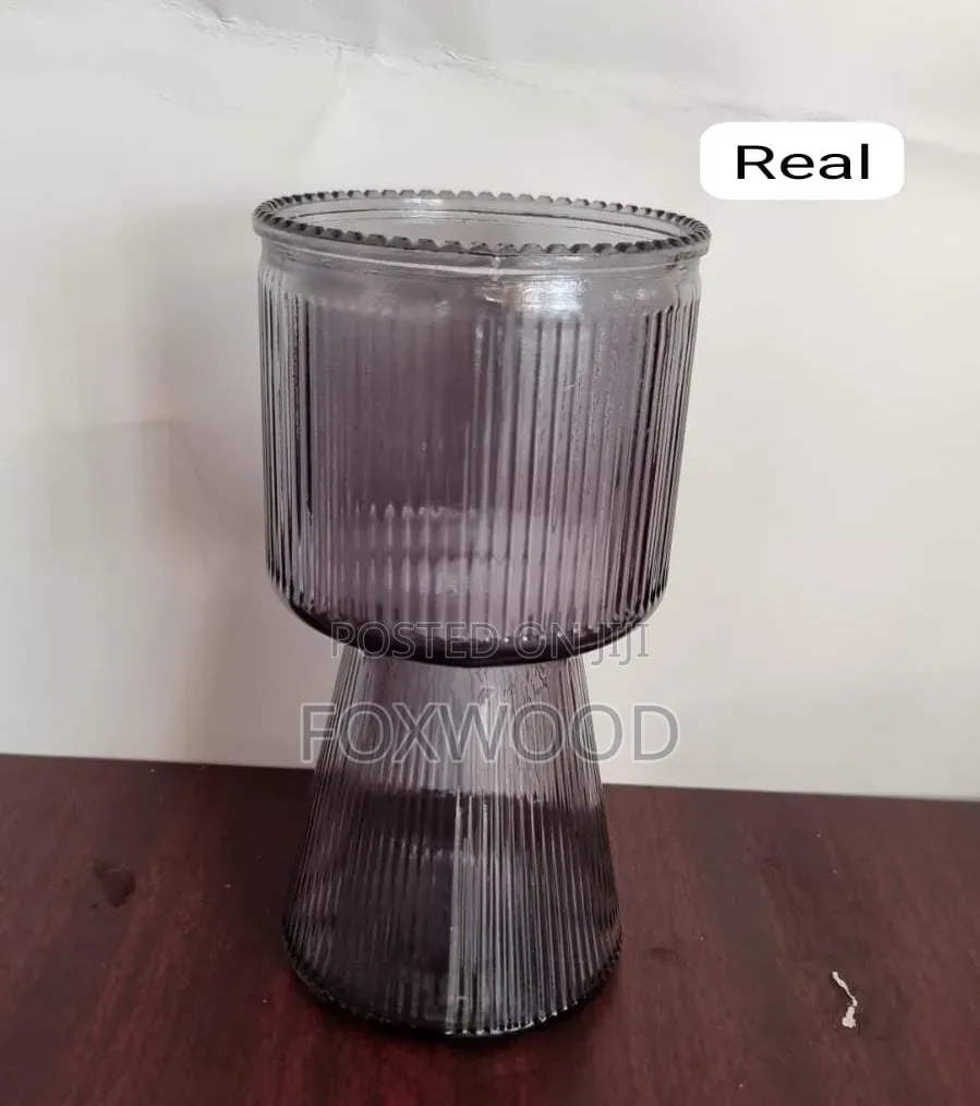20cm High 800ml Flower Vase