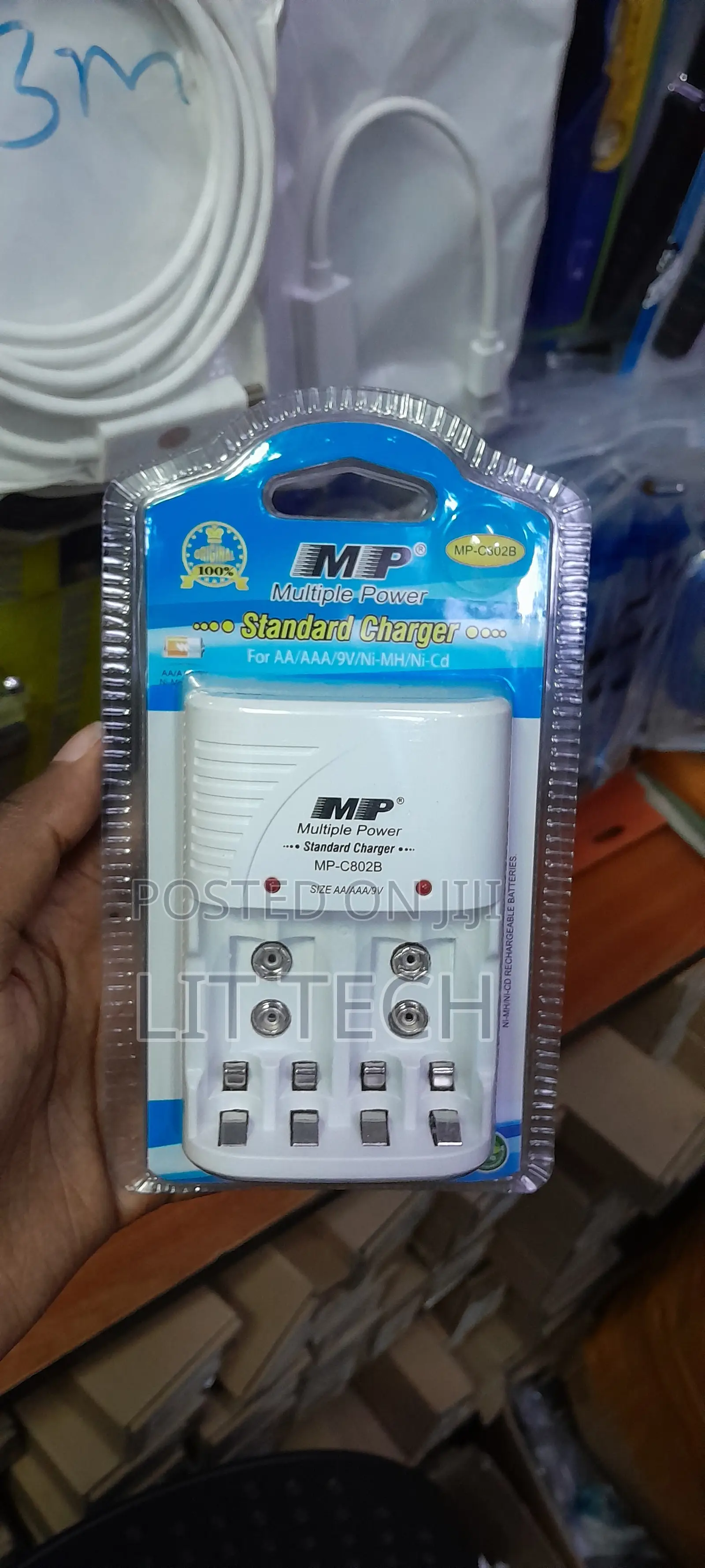 Multiple Power MP-C802B Universal Battery Charger (AA / AAA / 9V)