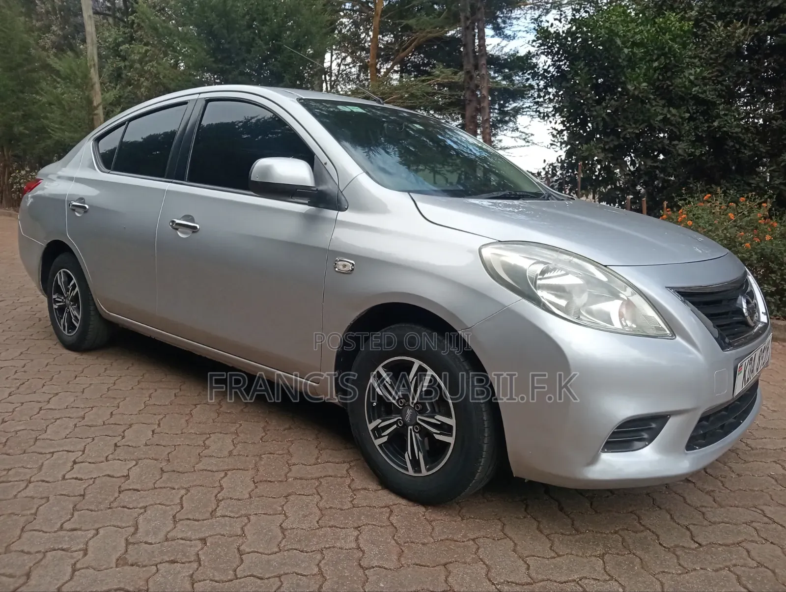 Nissan Latio 1.2 2013 Silver