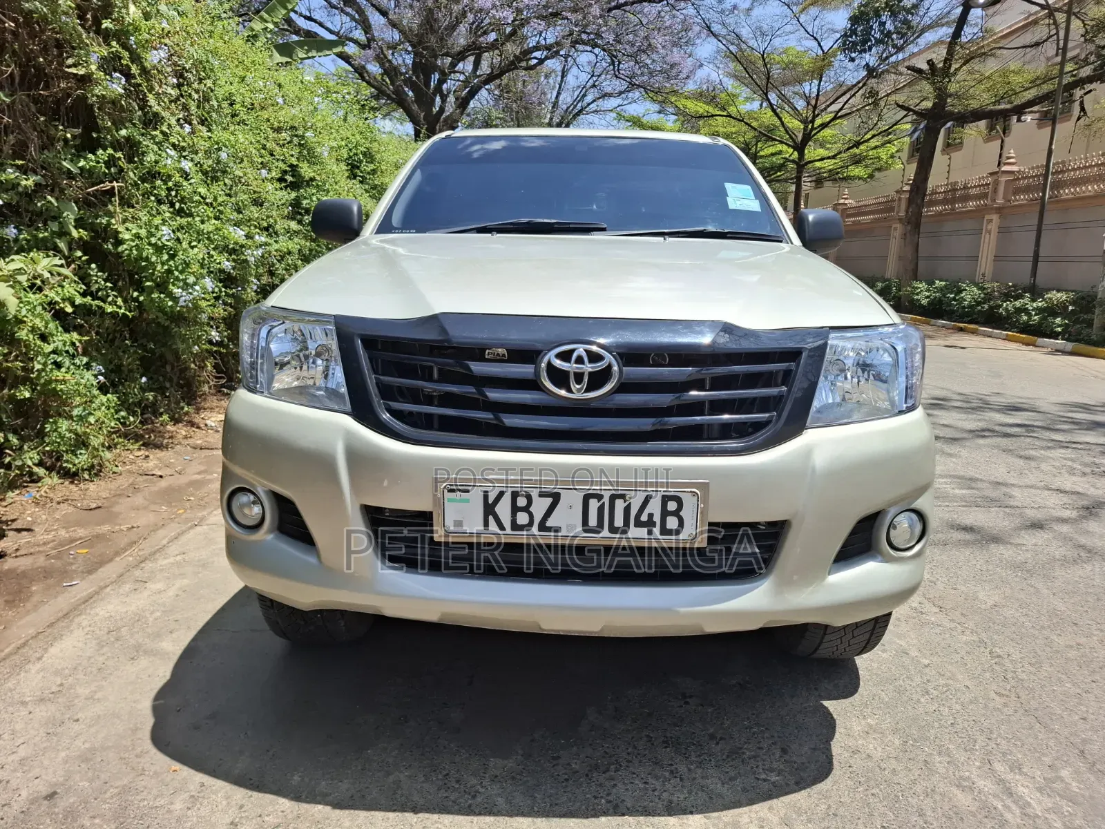 Toyota Hilux 2013 Gold