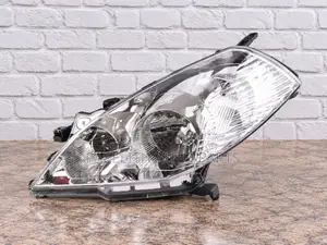 Head Lamp / Head Light Nissan Wingroad Y11 2001 - 2005
