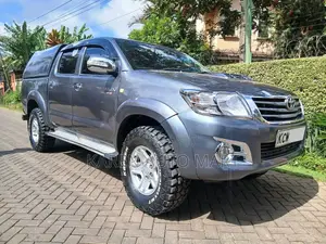 Toyota Hilux 2012 Gray