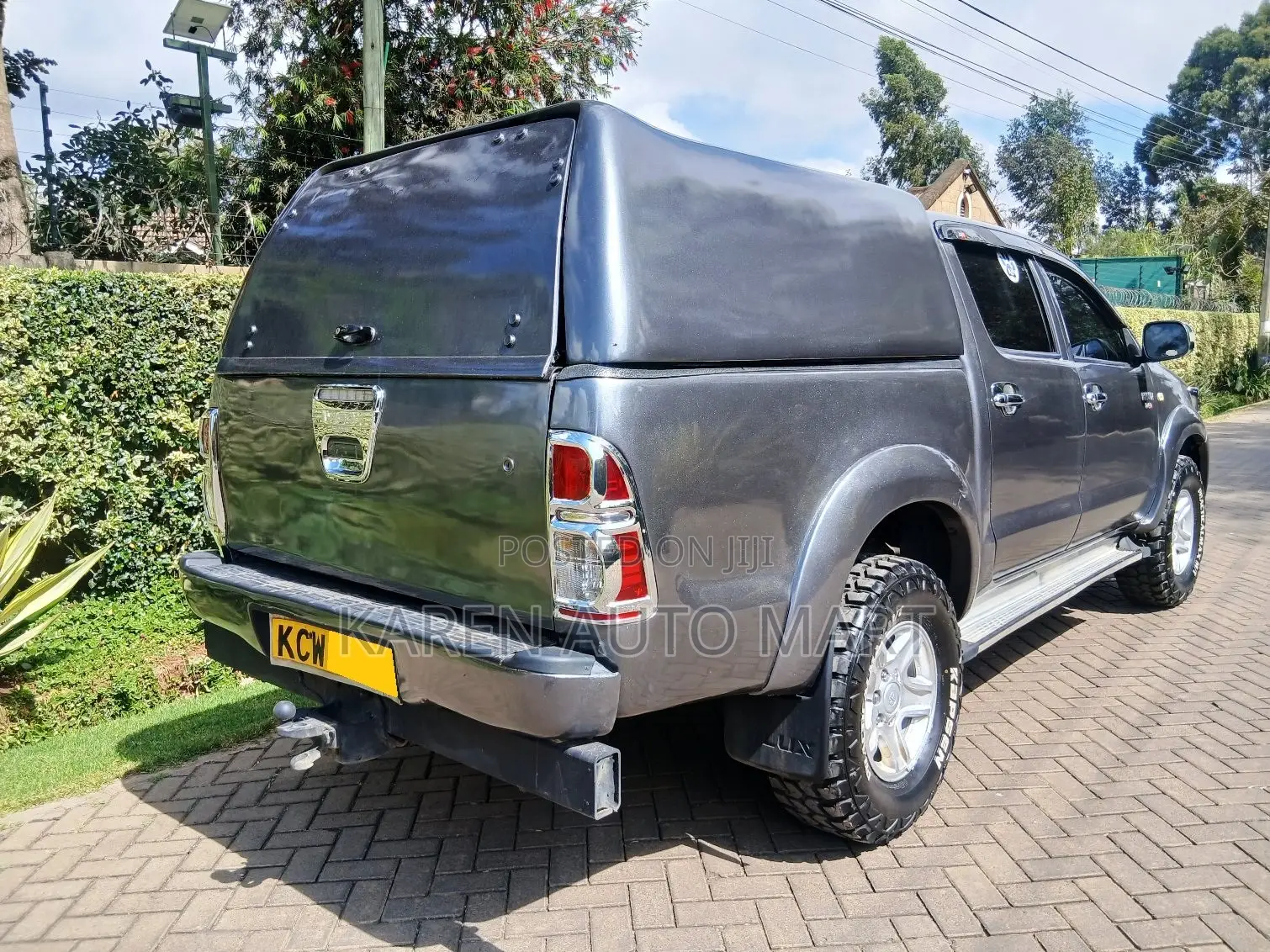 Toyota Hilux 2012 Gray