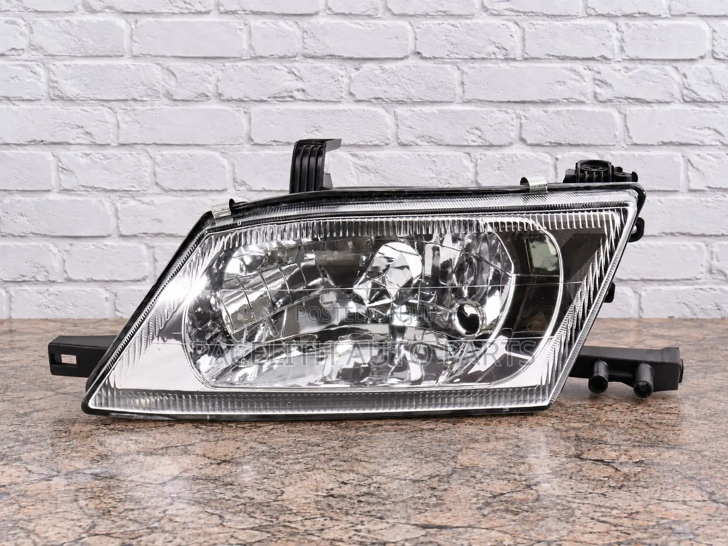 Head Lamp / Head Light Nissan Wingroad Y11 Clear Glass Lens