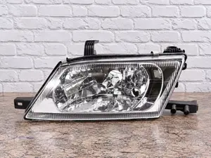 Head Lamp / Head Light Nissan Wingroad Y11 Clear Glass Lens