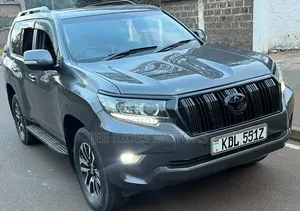 Toyota Land Cruiser Prado 2017 Red