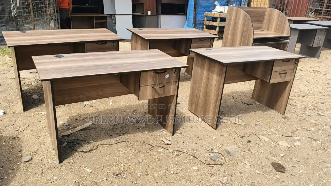 Office Furniture's Desktops