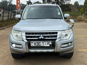 Mitsubishi Pajero 2015 Silver