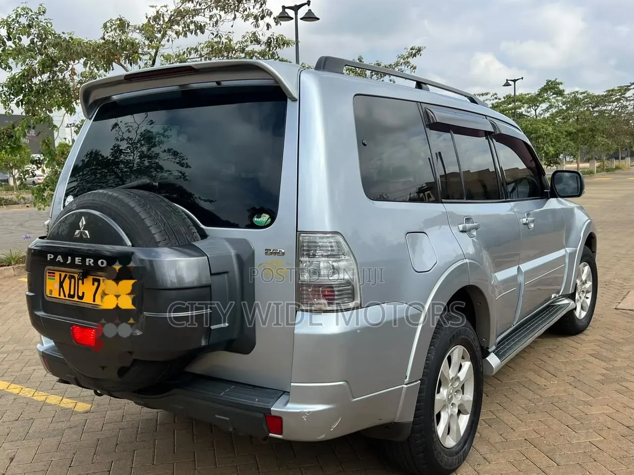 Mitsubishi Pajero 2015 Silver