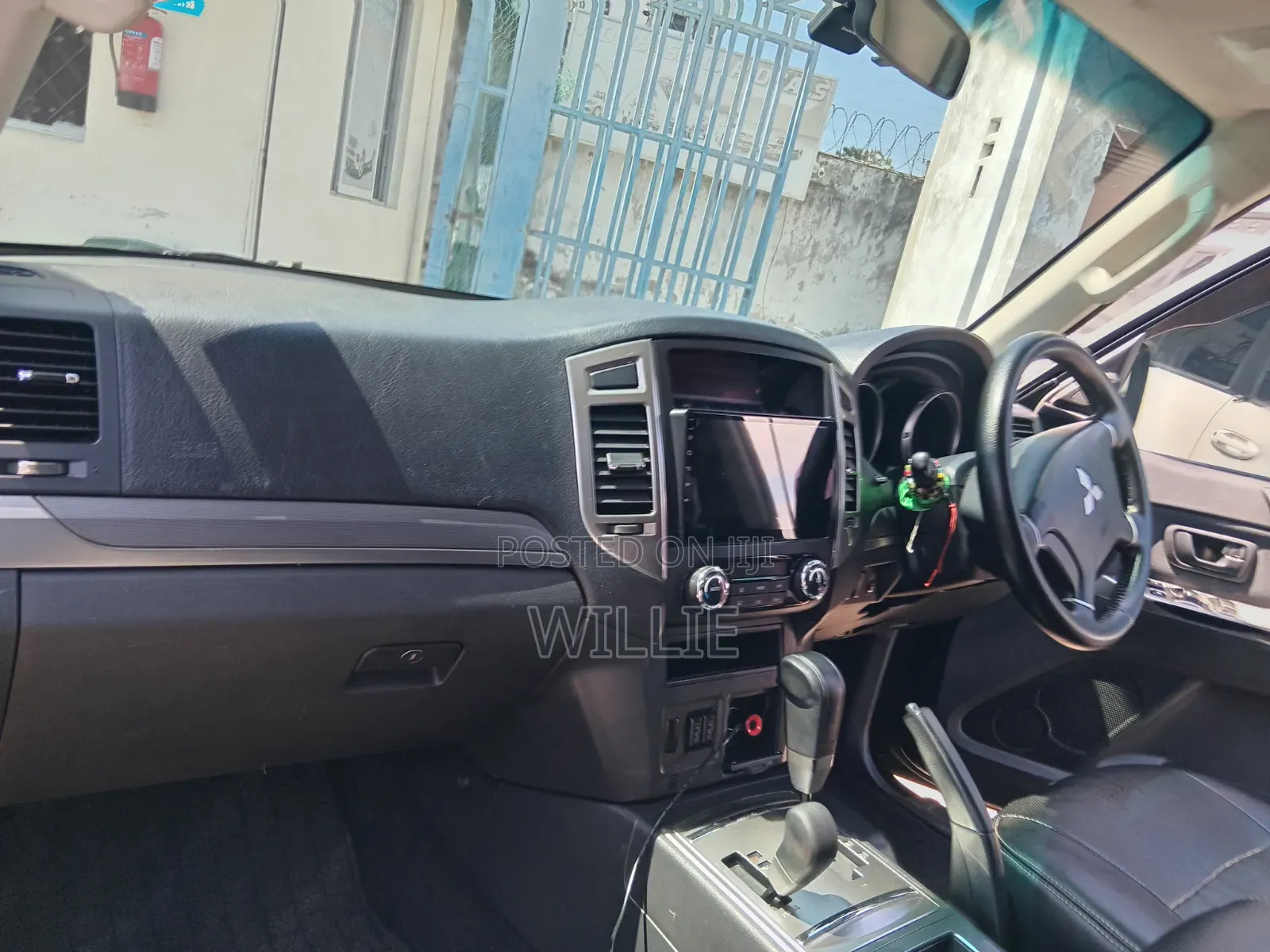 Mitsubishi Pajero 2017 Black