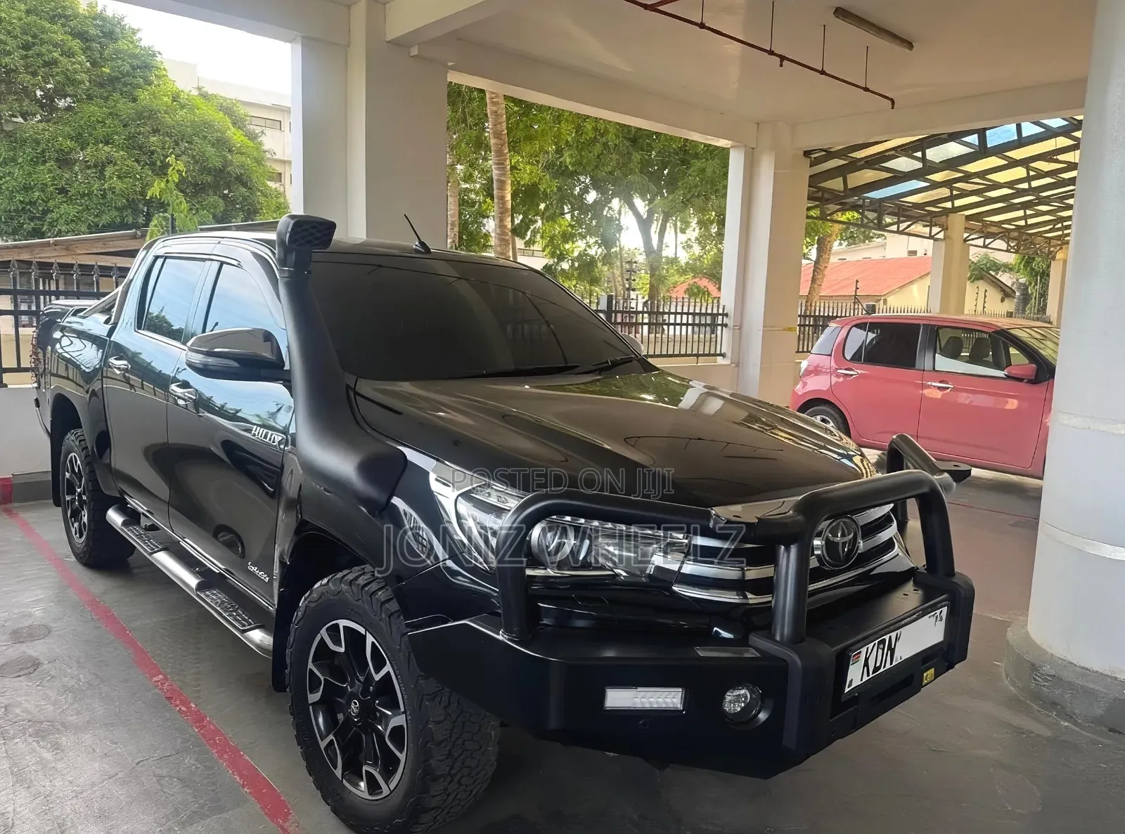Toyota Hilux 2016 Black