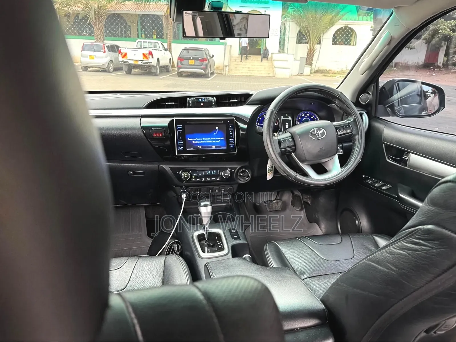 Toyota Hilux 2016 Black