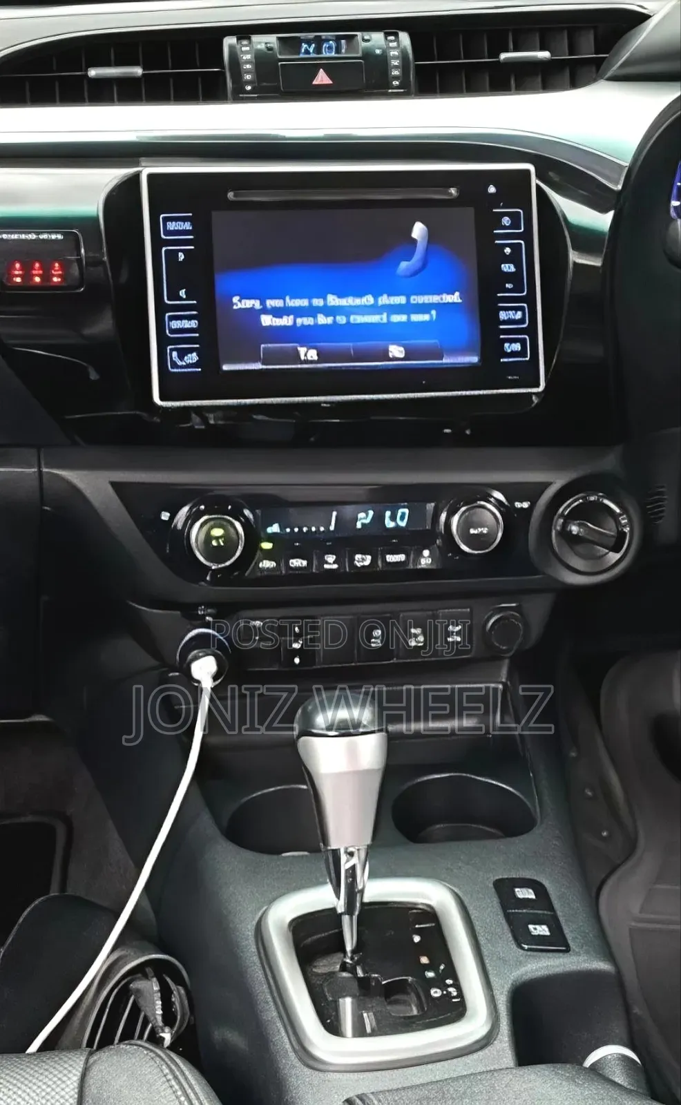 Toyota Hilux 2016 Black