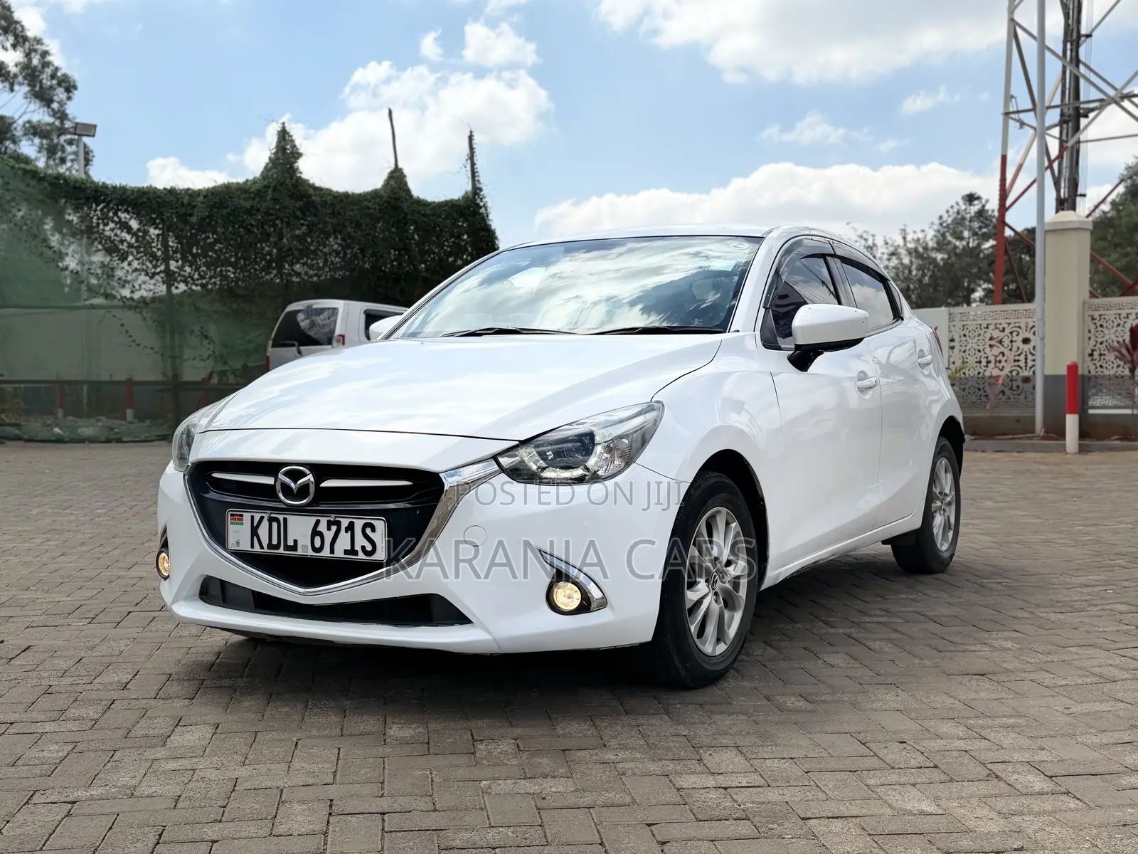 Mazda Demio 2016 Silver