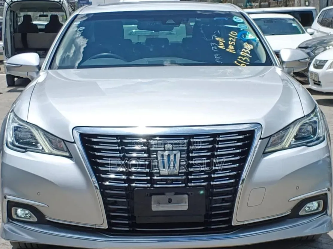 Toyota Crown 2019