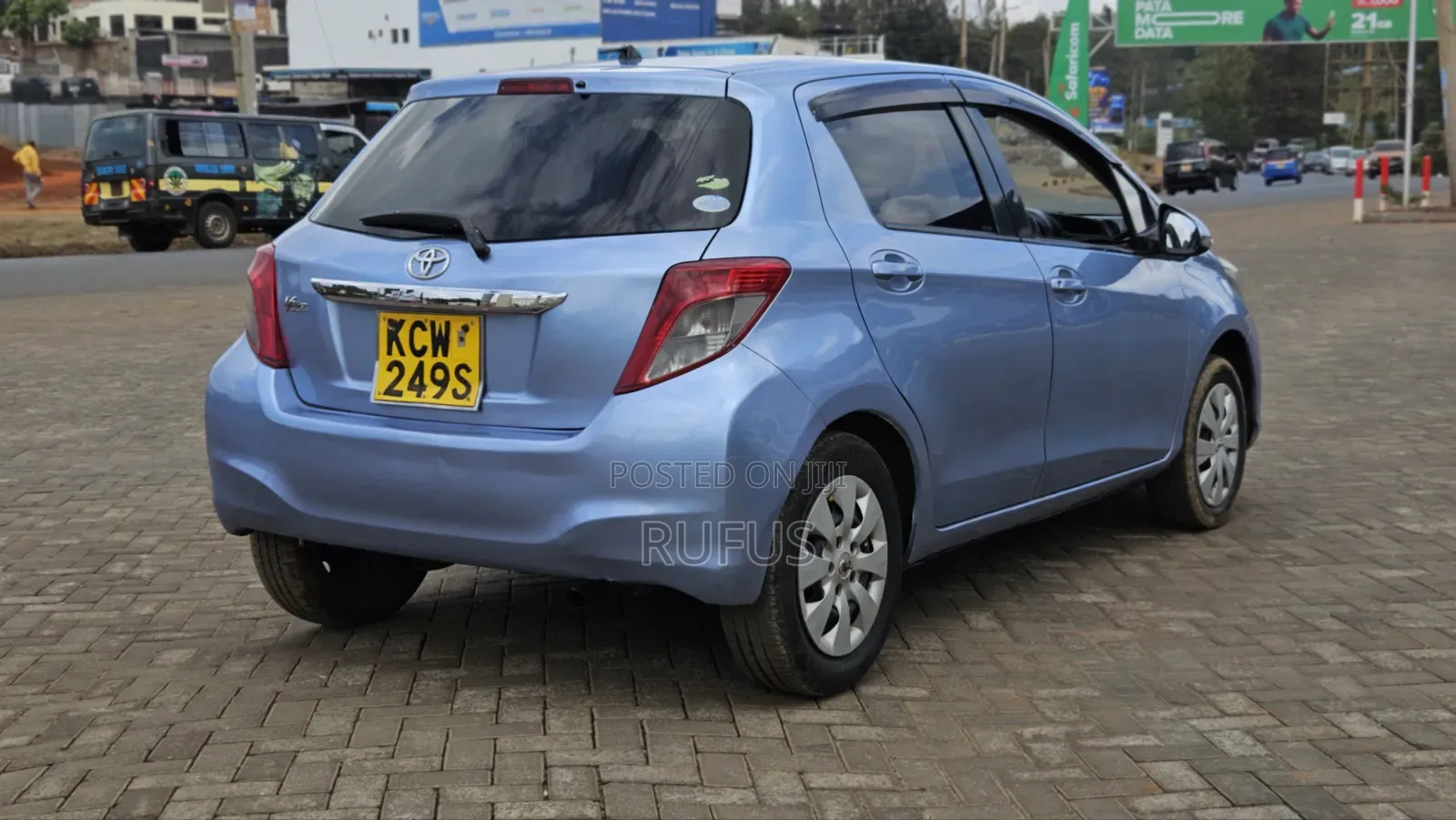 Toyota Vitz 1.3 FWD 5dr 2013 Blue