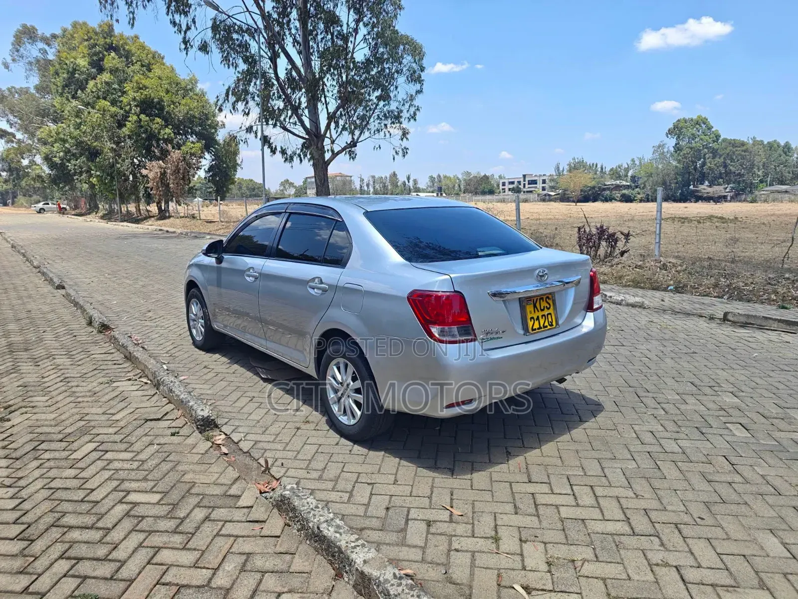 Toyota Axio 1.5 G 2WD 2012 Silver