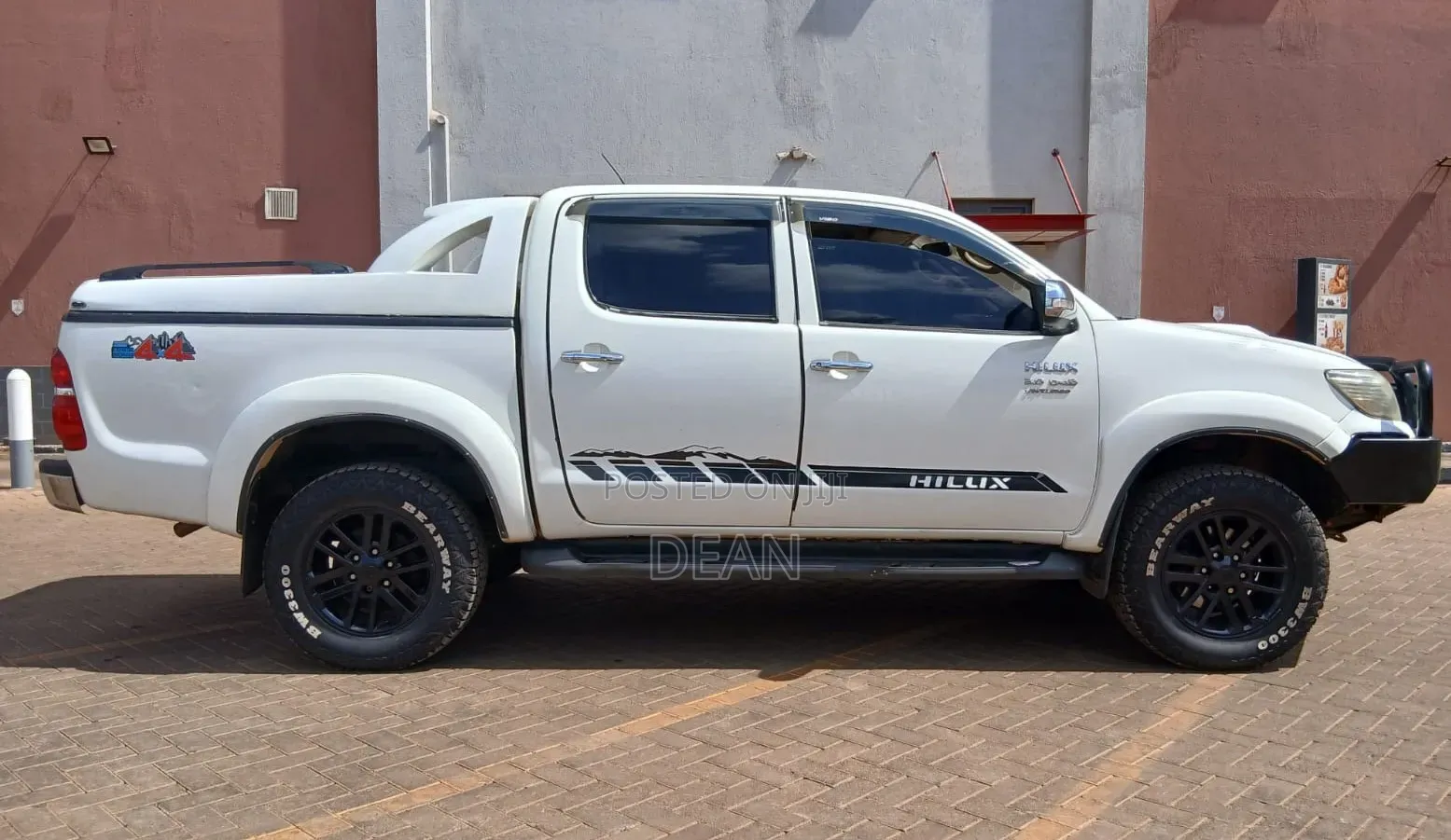 Toyota Hilux 2013 White
