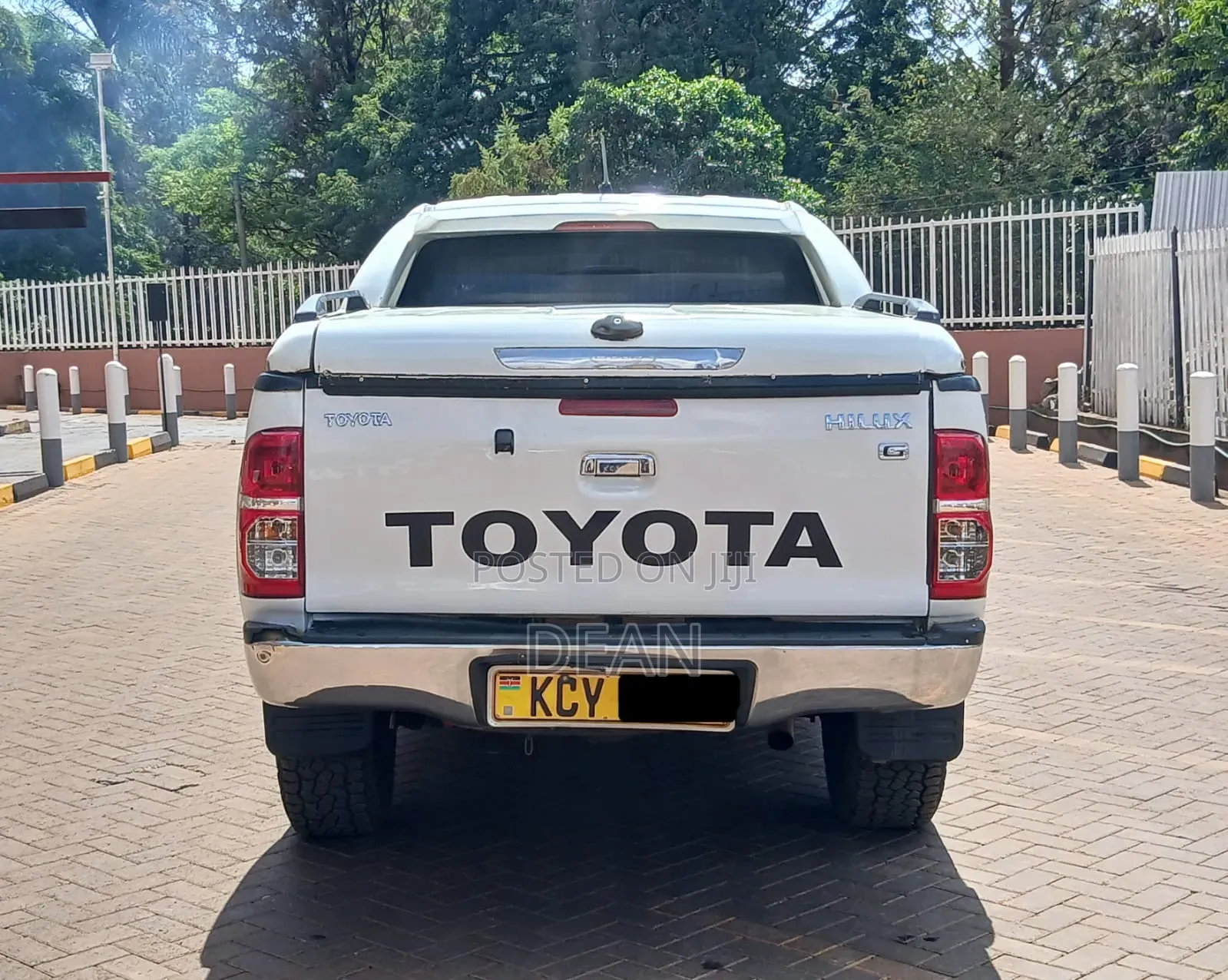 Toyota Hilux 2013 White