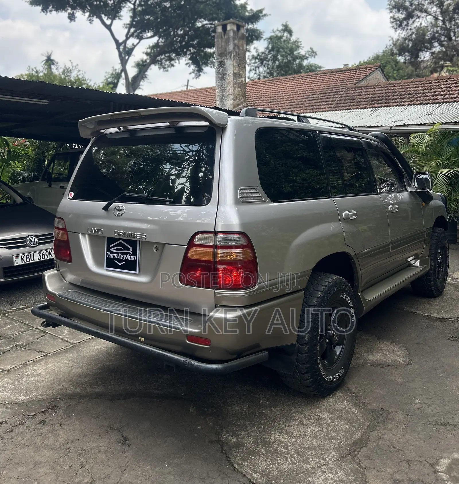 Toyota Land Cruiser HDJ 100 2000 Gray