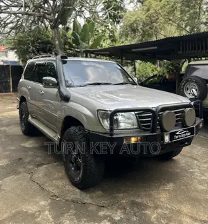Toyota Land Cruiser HDJ 100 2000 Gray