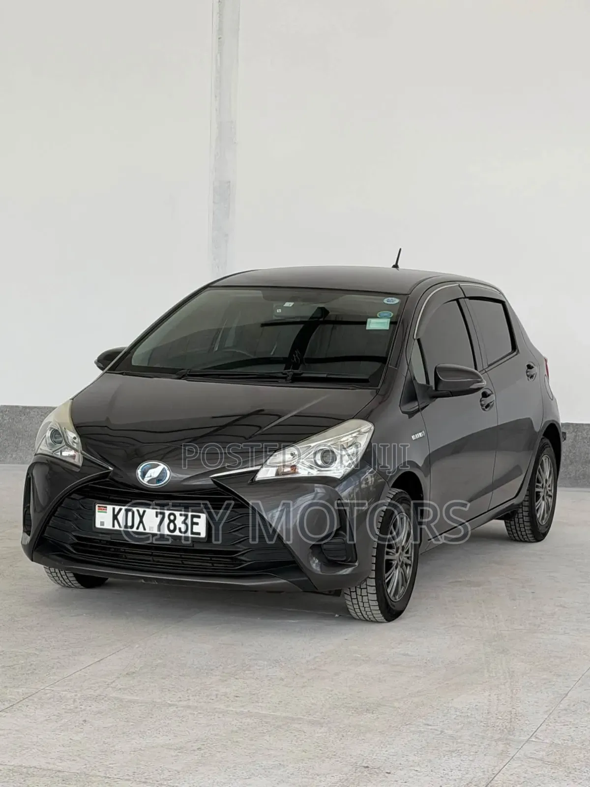 Toyota Vitz 1.5 FWD Hybrid 5dr 2018 Black