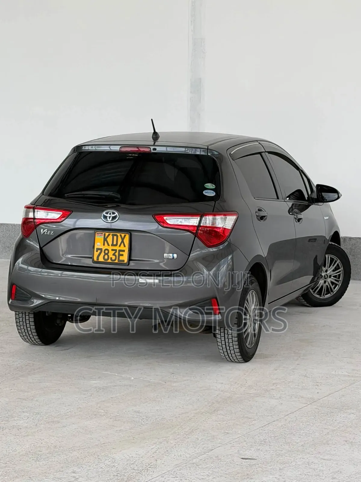 Toyota Vitz 1.5 FWD Hybrid 5dr 2018 Black