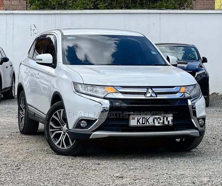 Mitsubishi Outlander 2015 White