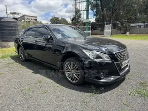 Toyota Crown 2015 Black