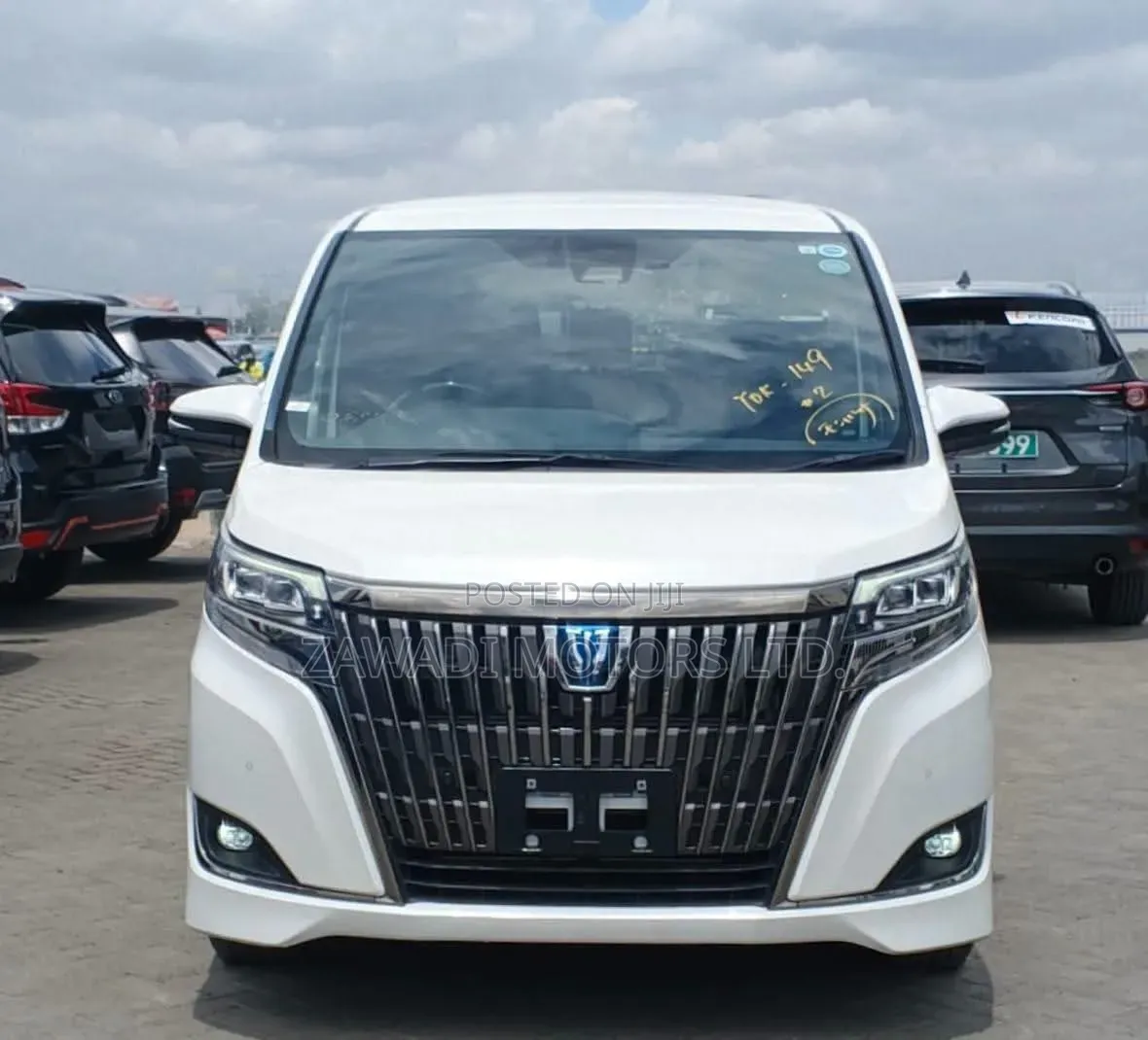 Toyota Esquire 1.8 FWD Hybrid (7 seater) 2019 White