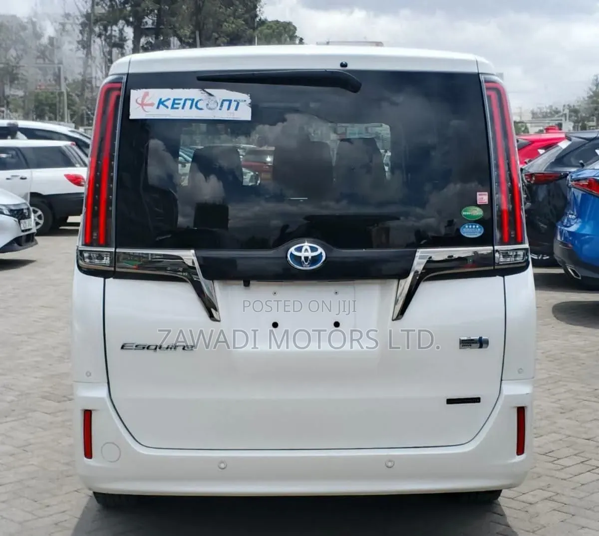 Toyota Esquire 1.8 FWD Hybrid (7 seater) 2019 White