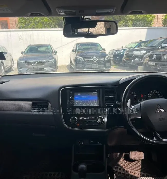 Mitsubishi Outlander 2015 White