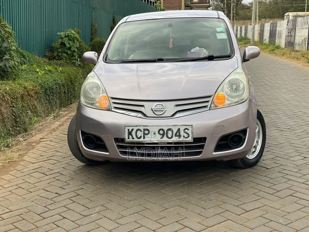 Nissan Note 2011 Pink