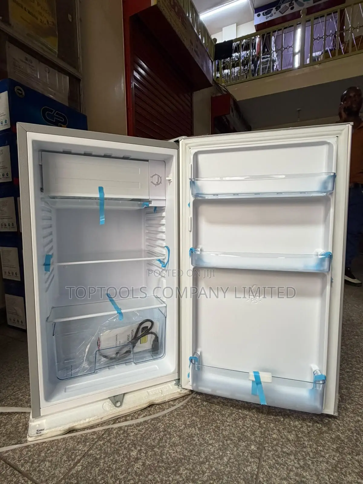 Gr Dc Solar Fast Cooling Fridge 90ltrs