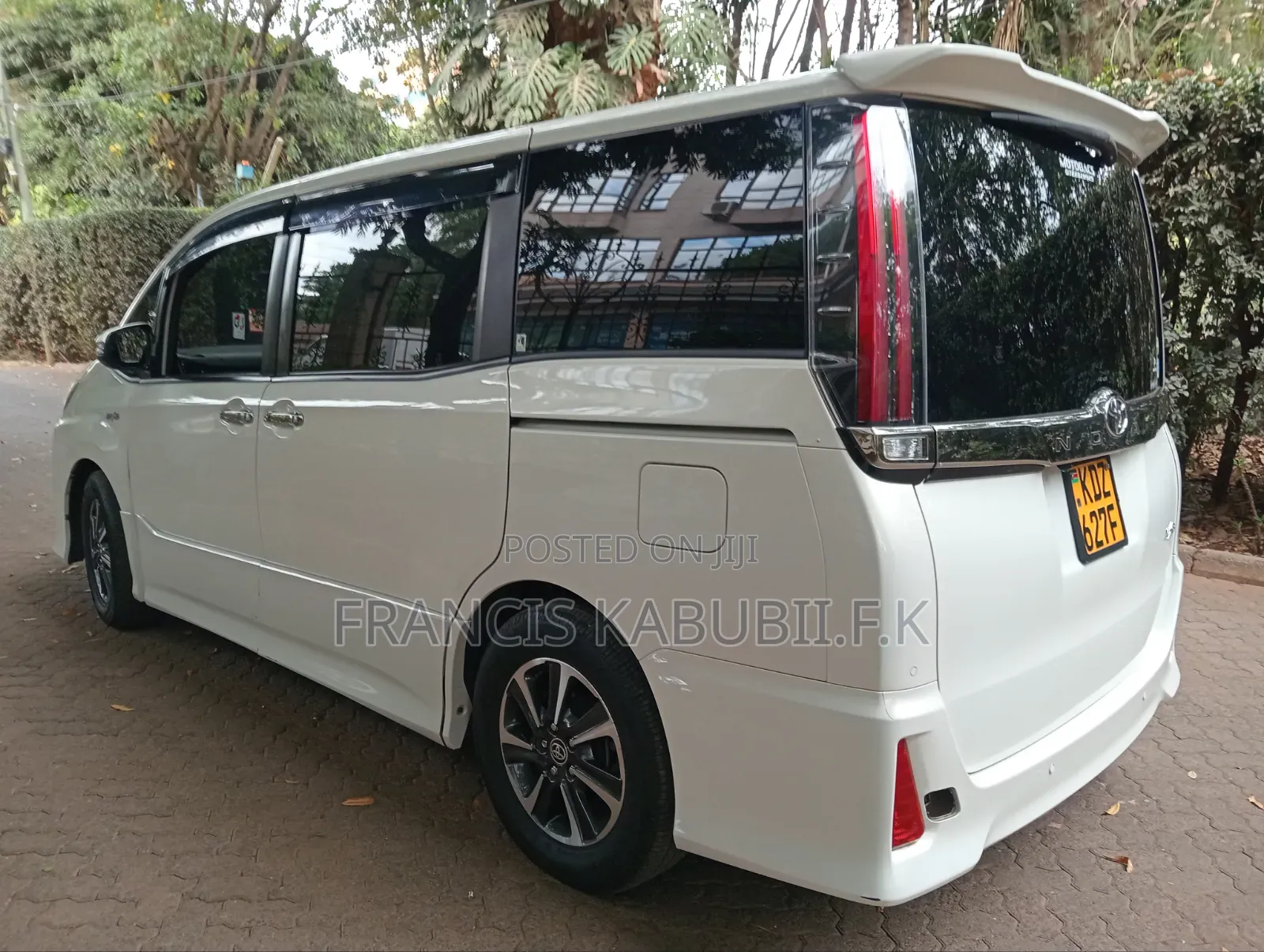 Toyota Noah 2.0 AWD (7 Seater) 2019 Silver