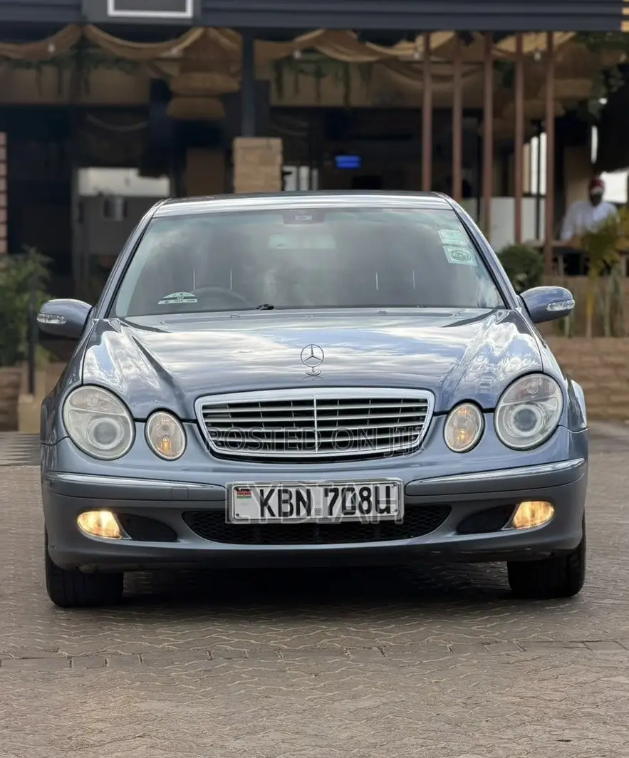 Mercedes-Benz E200 2005 Gray