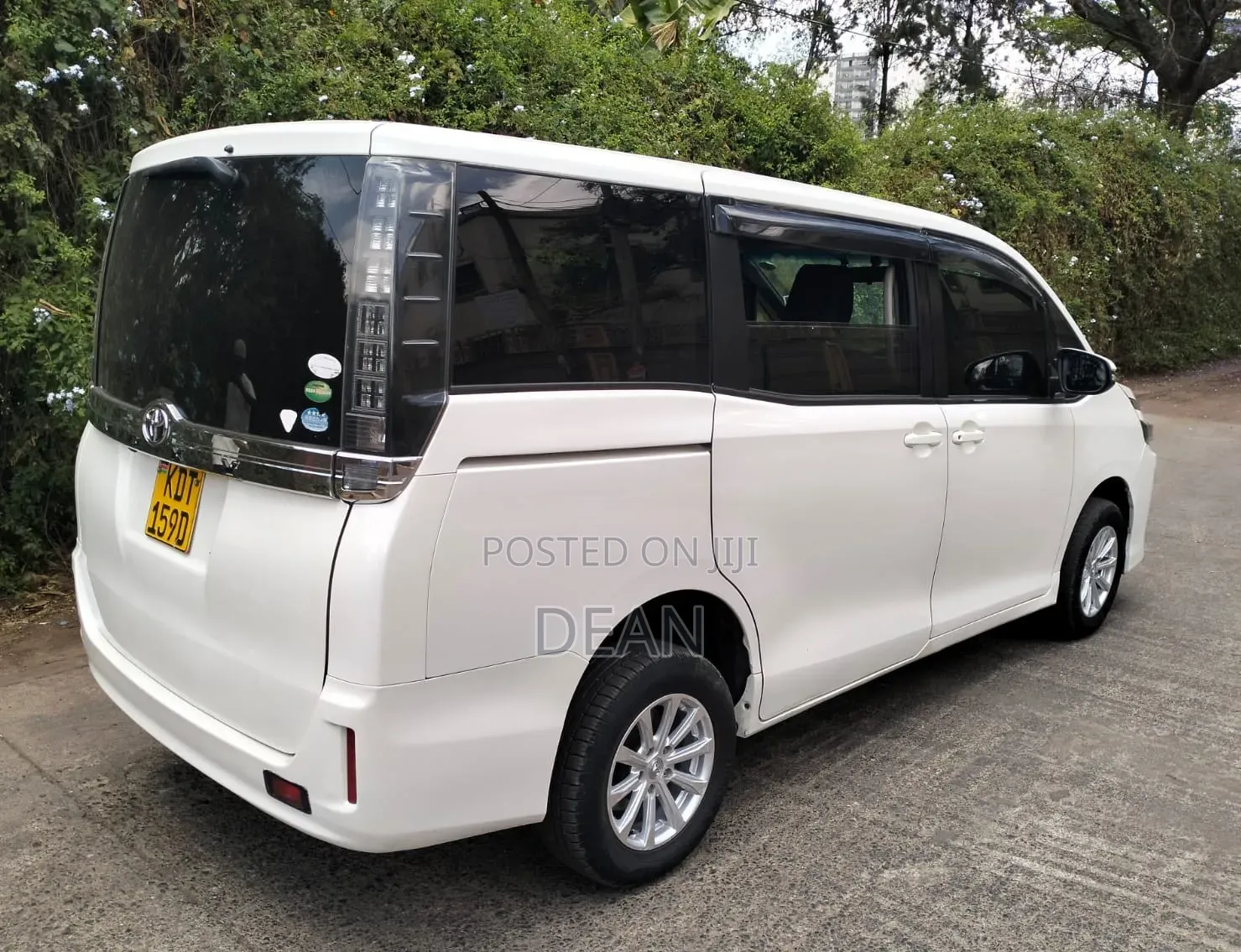 Toyota Noah 2017 White