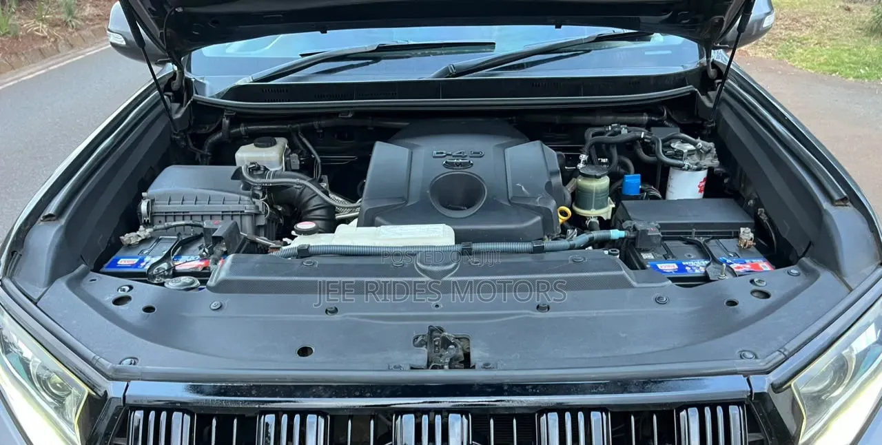 Toyota Land Cruiser Prado 2.8 2017 Gray