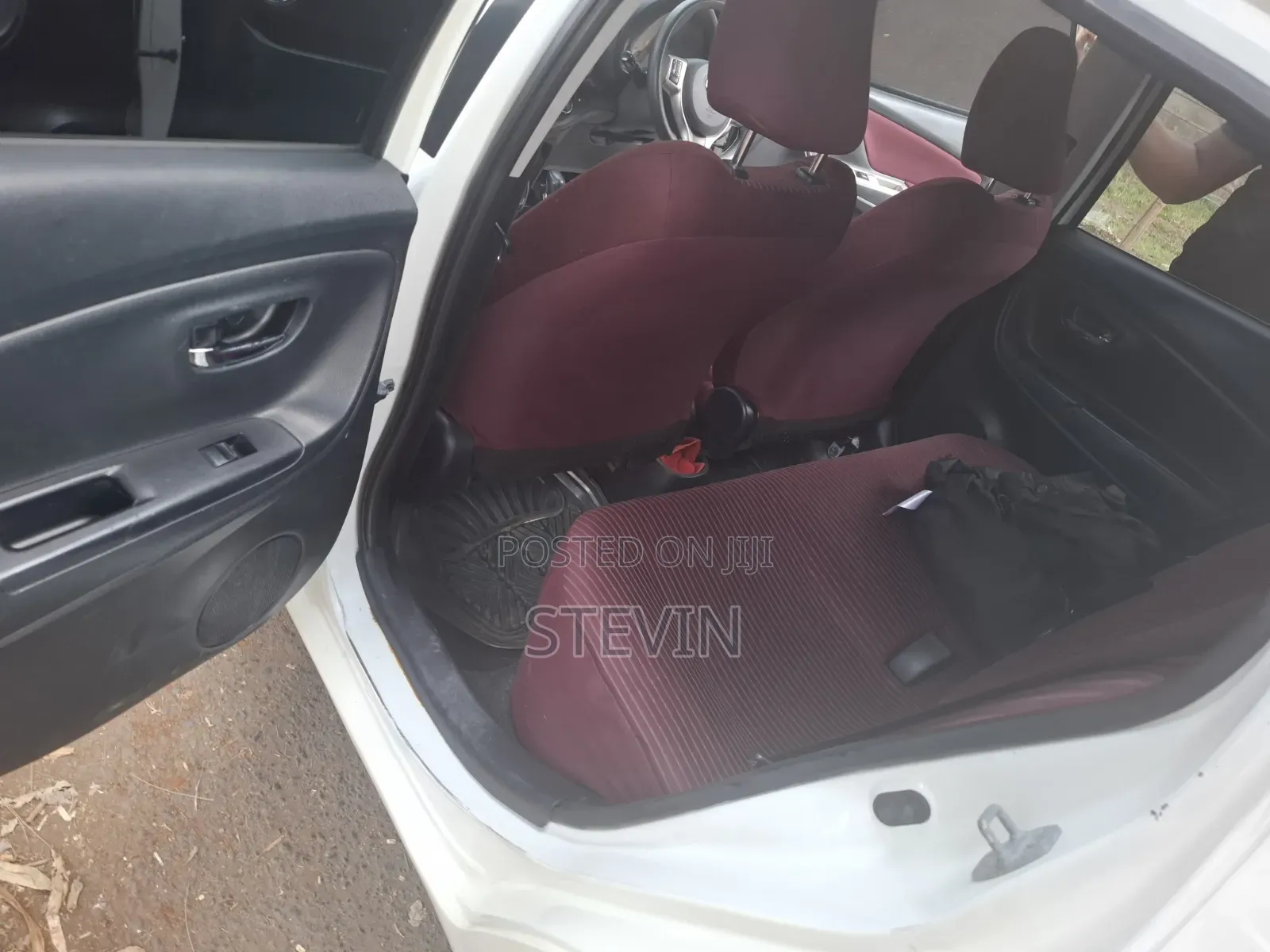 Toyota Vitz 2014 White