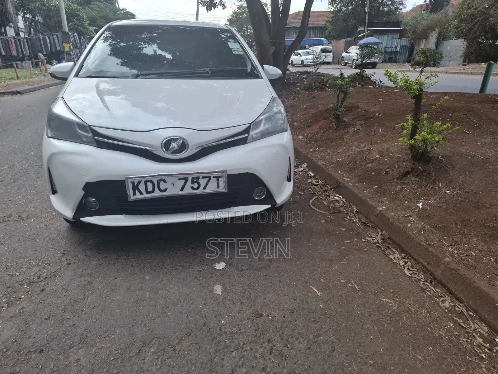 Toyota Vitz 2014 White