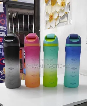 *Owala 700ml Dual Tone Free-Sip Plastic Focus Water Bottle