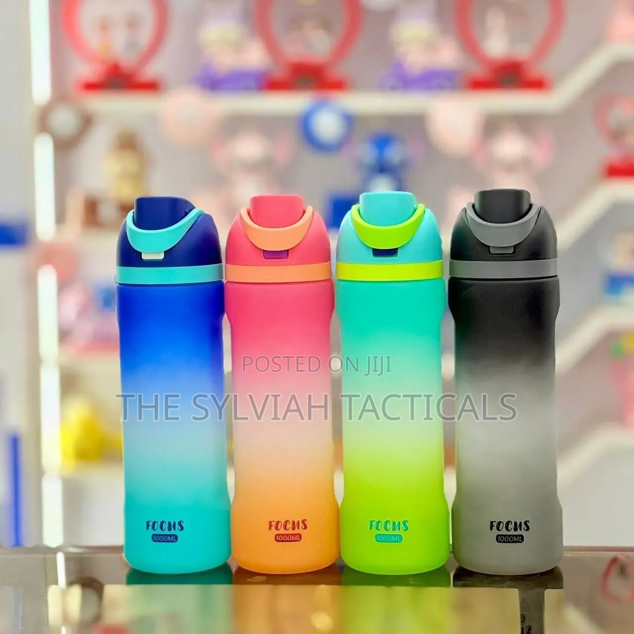 *Owala 700ml Dual Tone Free-Sip Plastic Focus Water Bottle