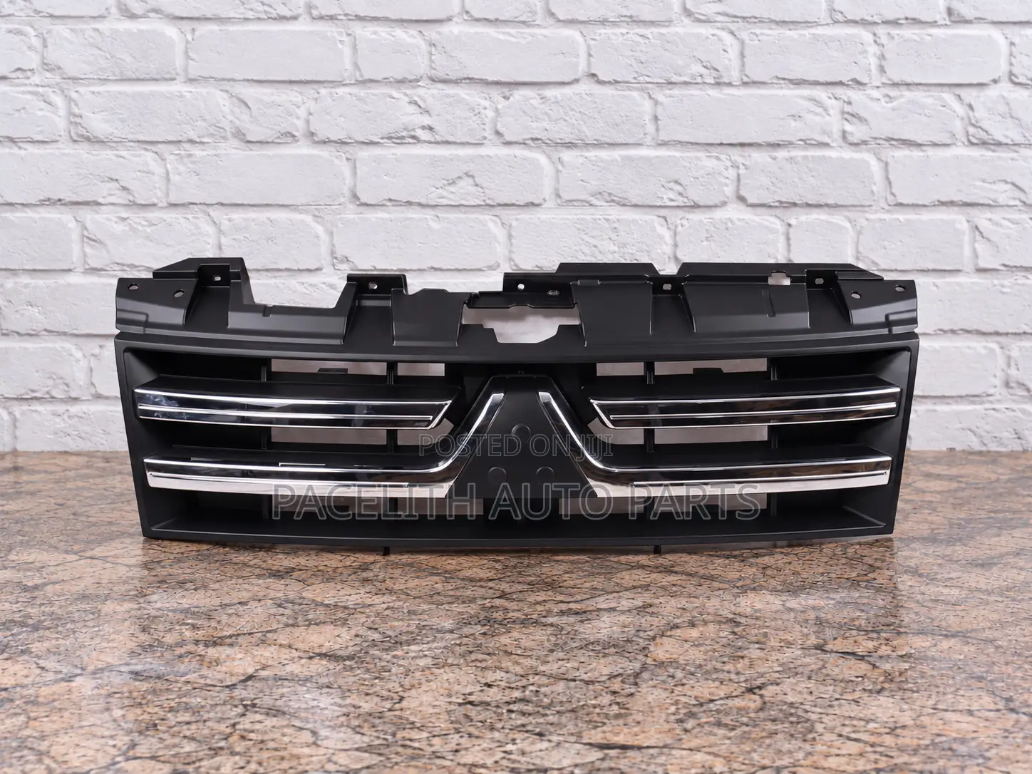 Front Grille Mitsubishi Pajero 2007 - 2009 Chrome Painted Black