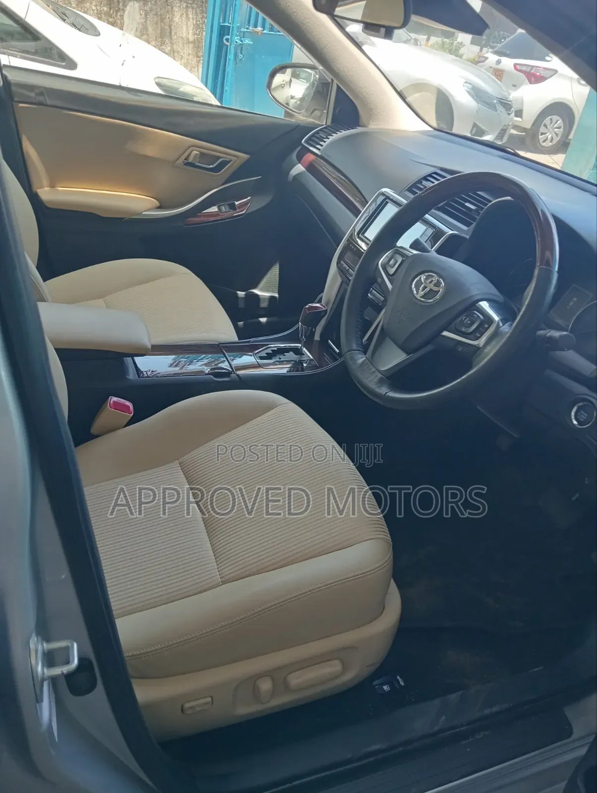 Toyota Premio 2019 Silver