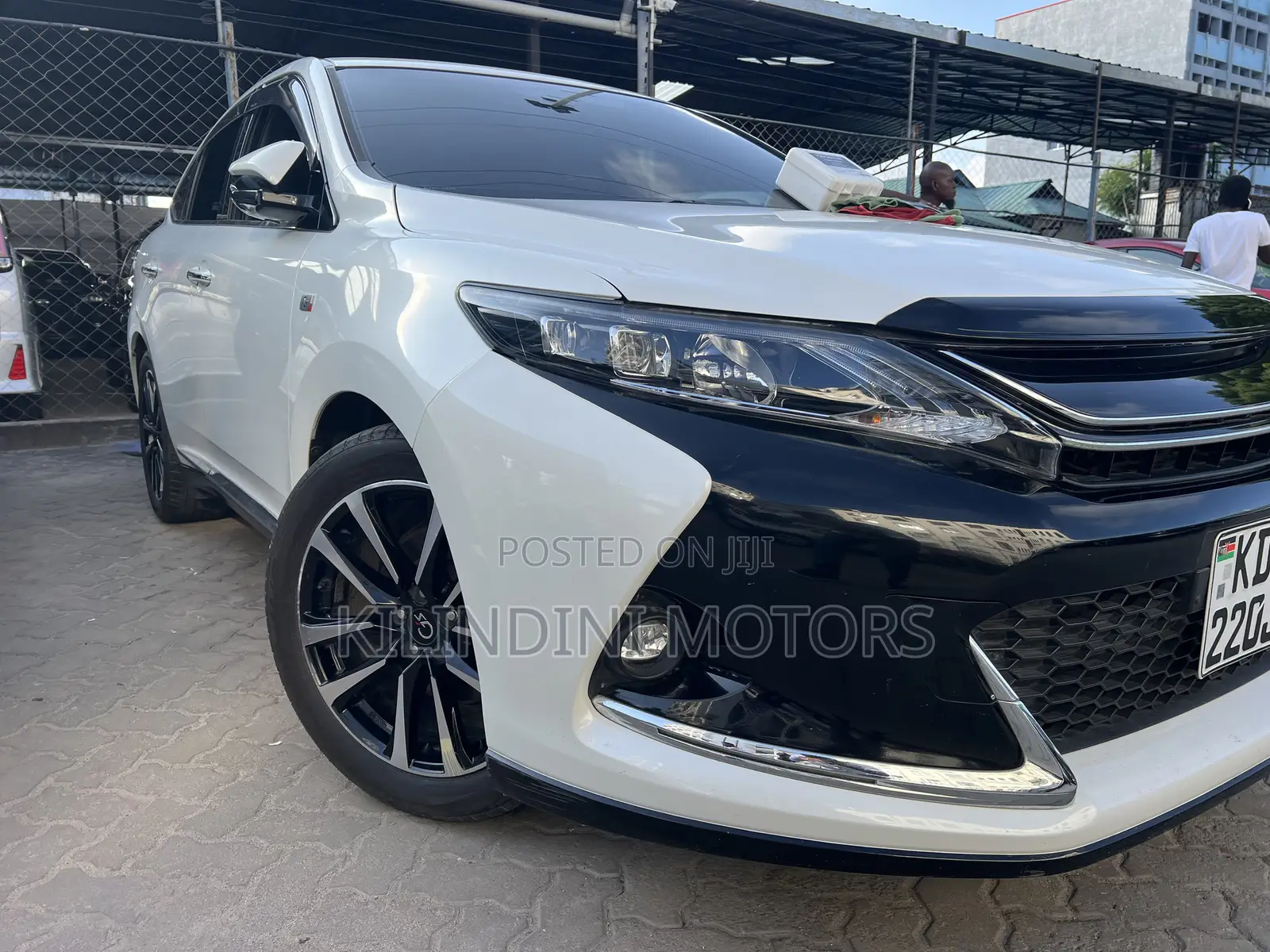 Toyota Harrier 2017