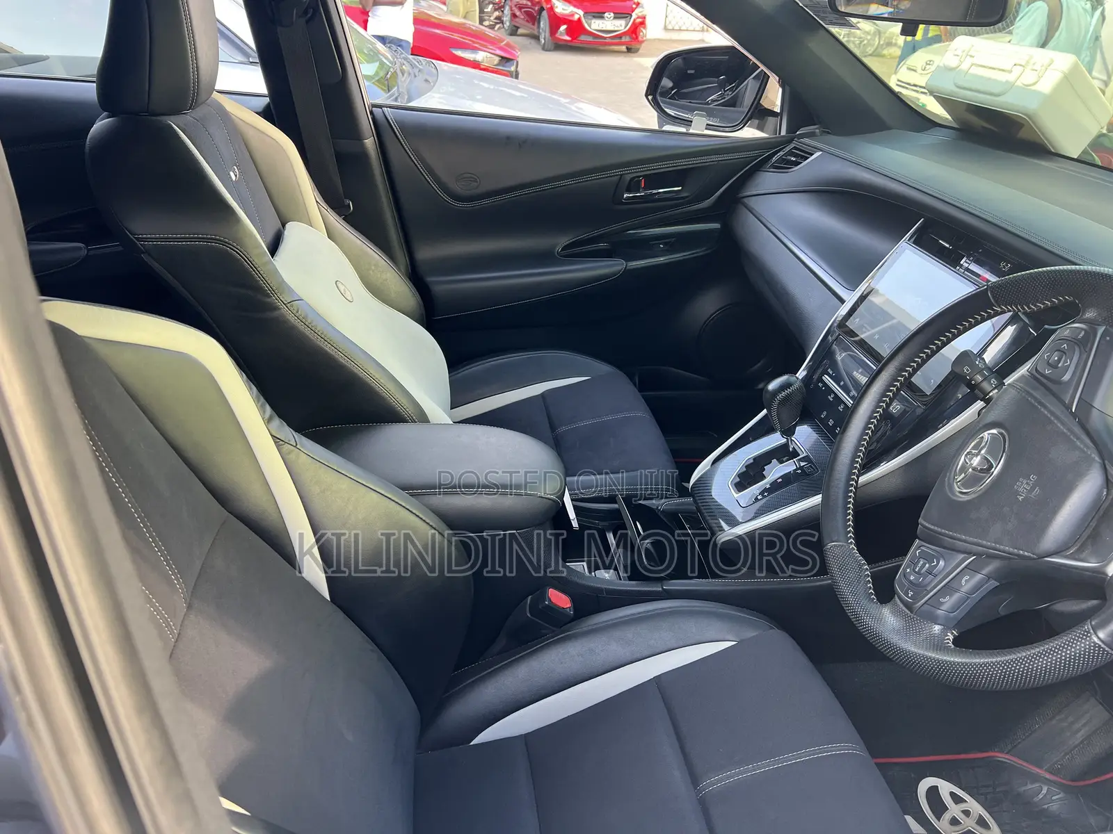 Toyota Harrier 2017
