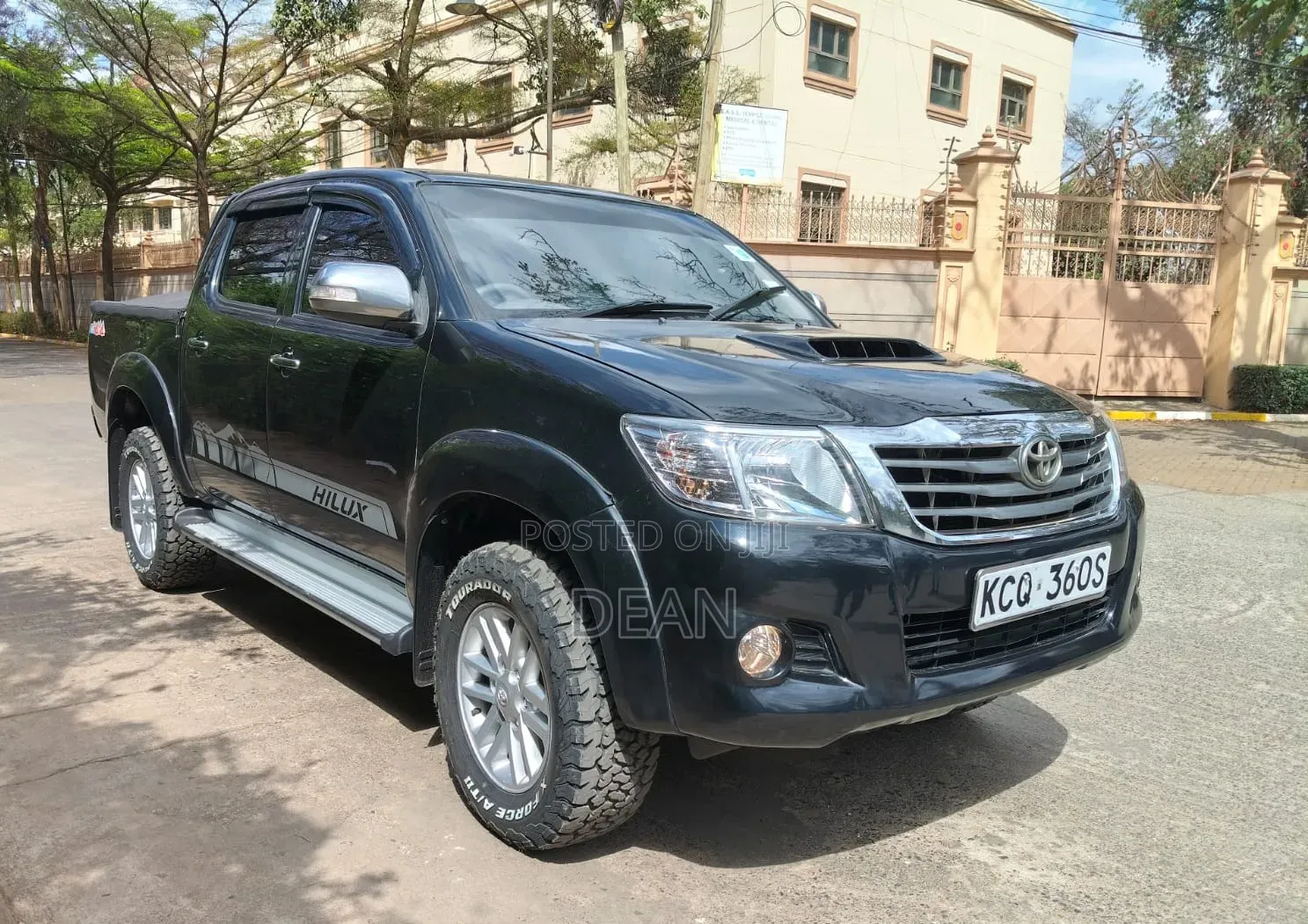 Toyota Hilux 2011 Black