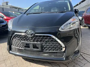 Toyota Sienta 2019