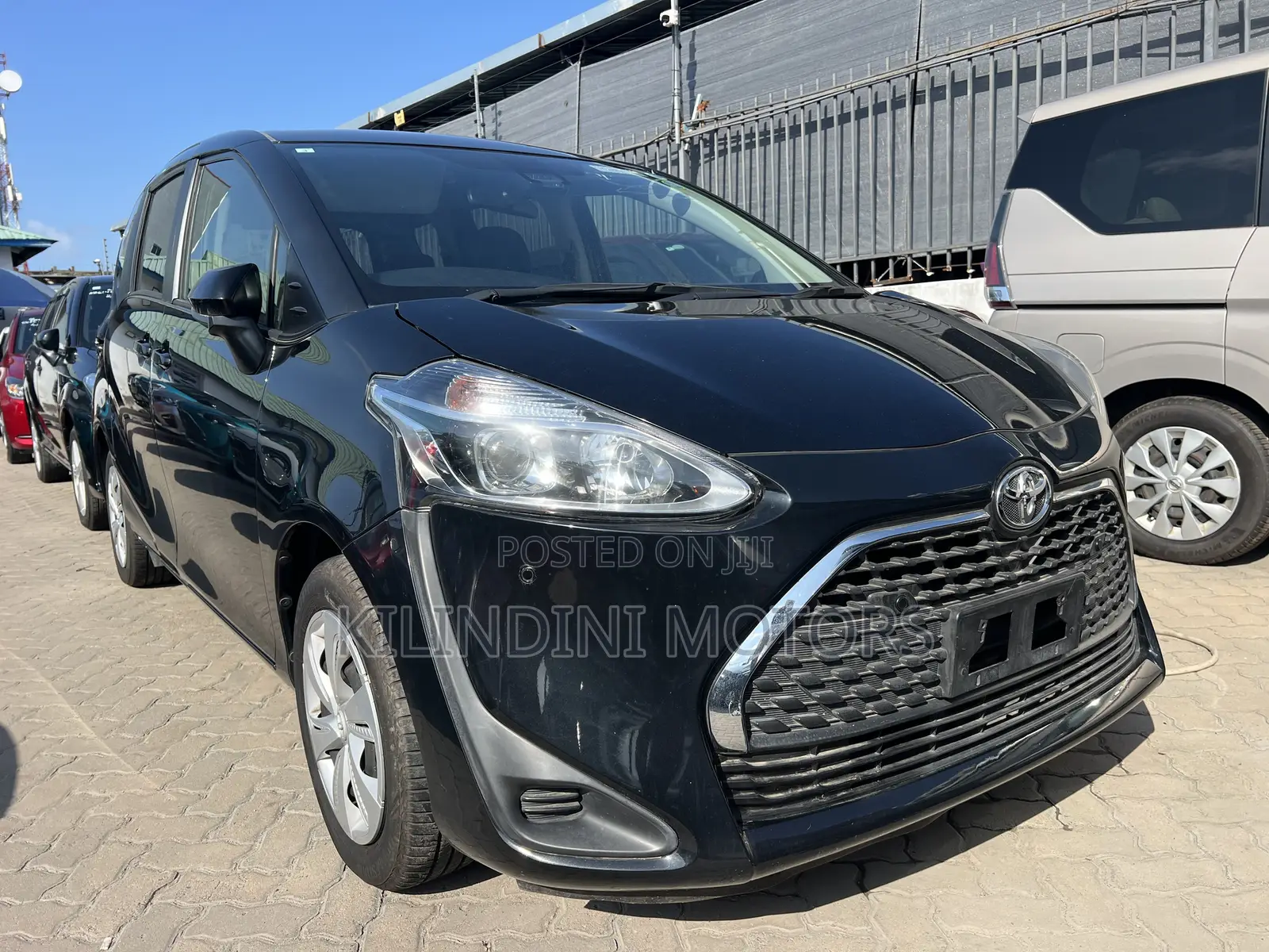 Toyota Sienta 2019