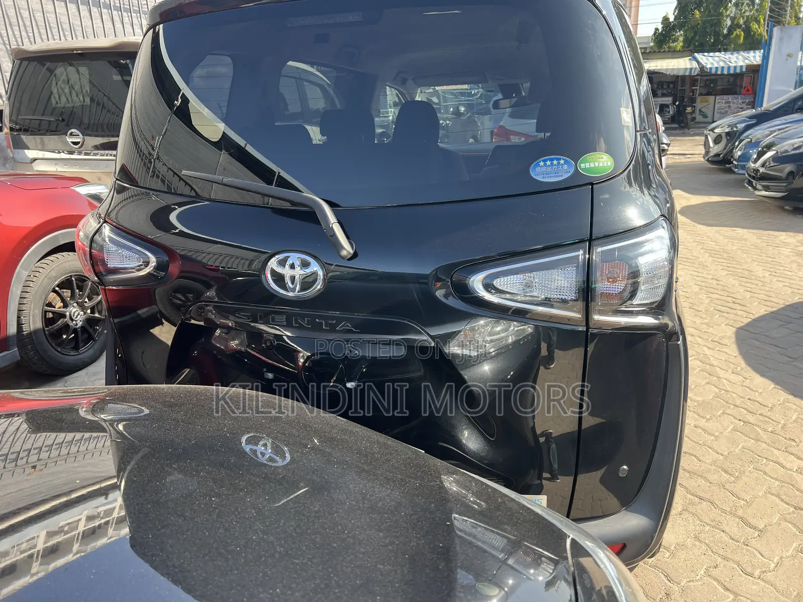 Toyota Sienta 2019
